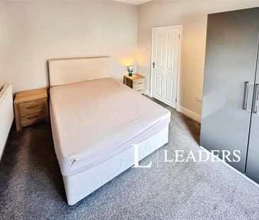 3 bedroom terraced house to rent - Photo 4