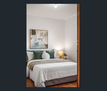 Spacious Townhouse with Exceptional Outdoor Entertaining - Photo 6