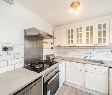 2 bedroom maisonette to rent - Photo 5