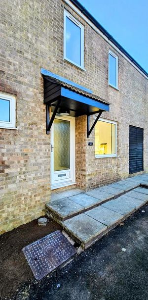 4 bedroom terraced house to rent - Photo 1