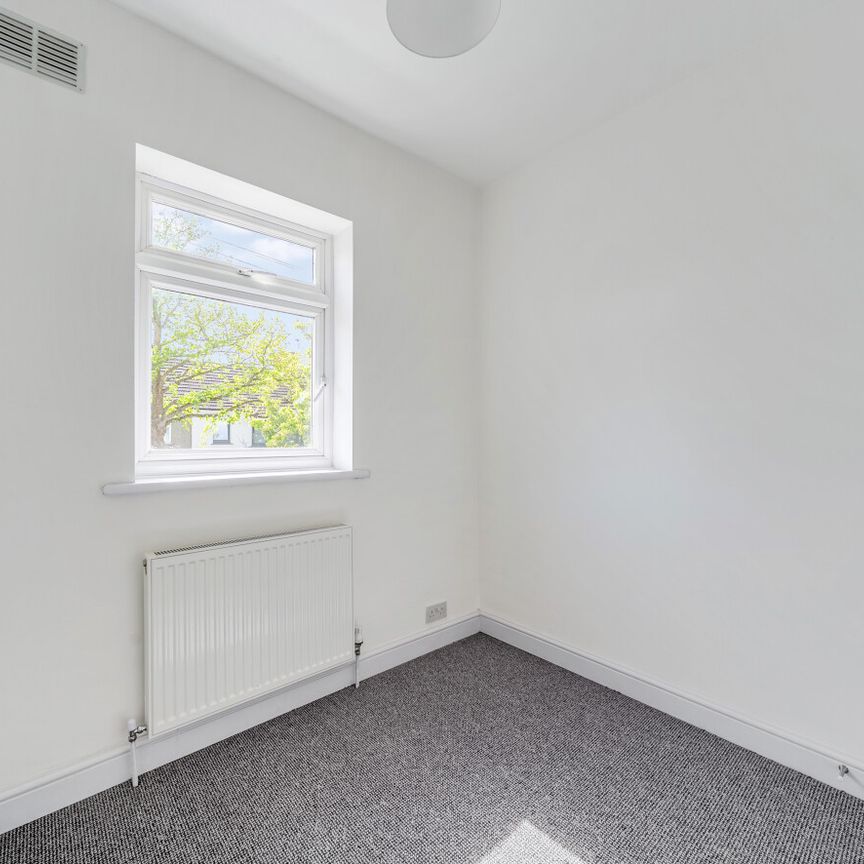 Gorringe Park Avenue, Mitcham, CR4 - Photo 1
