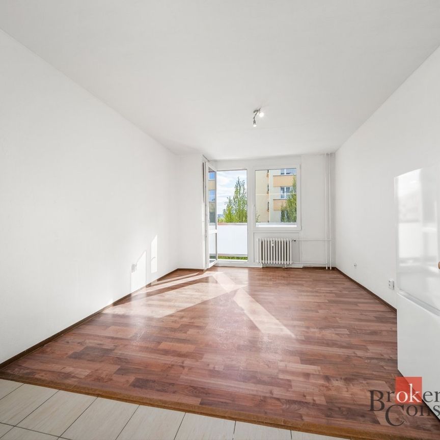 Pronájem bytu 1+kk a garsoniéry 33 m², Vysocká 553, Hradec Králové - Fotografie 1