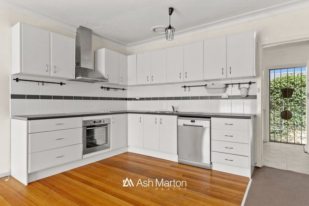 2/42 Petrie Street, Frankston, VIC 3199 - Photo 1