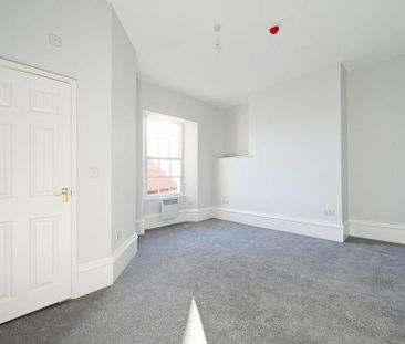 4 bedroom terraced house to rent - Photo 4