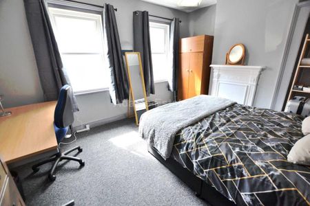 6 bedroom terraced house to rent - Photo 5