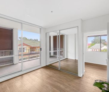 Penthouse Living in Boutique Complex - Photo 3