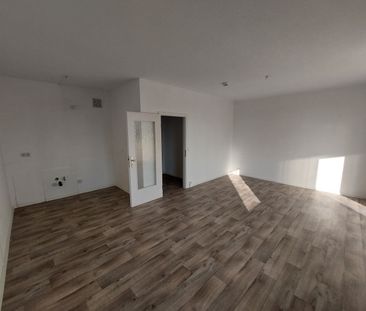 Aufzug / Balkon / Helle Wohnung - Photo 2