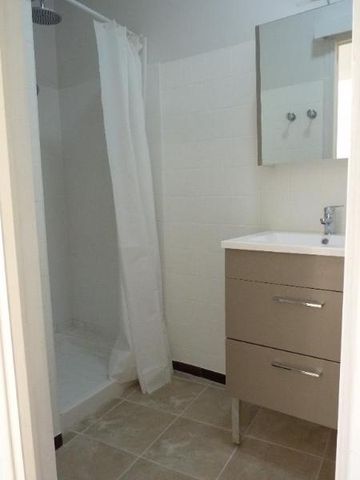 Location Appartement 2 pièces 37m² ST LAURENT DE LA SALANQUE 66250 - Photo 5