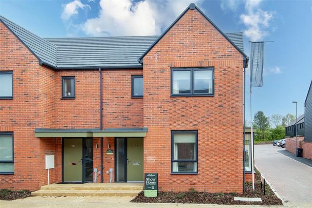 3 bedroom semi-detached house to rent - Photo 1