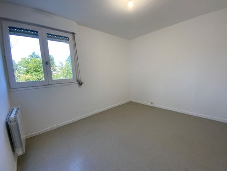 Location Appartement 2 pièces 70m² - Photo 3