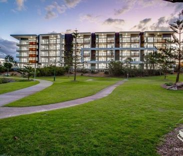 2 Bedroom at the Highly Sought After Varsity Waters Apartments! - Photo 2