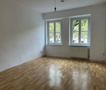 Sonnige Balkonwohnung, unweit der Königsheide ***Laminat***Badewann... - Photo 2