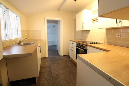 2 bedroom terraced house to rent - Photo 5