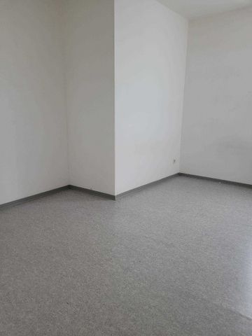 Location Appartement 2 pièces 58m² HAUSSY 59294 - Photo 4