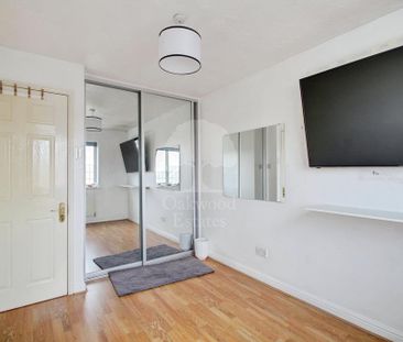 4 bedroom end of terrace house to rent - Photo 3