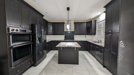 For Lease - 10 Goderich Drive Unit# Upper, Brampton, Ontario - Photo 5
