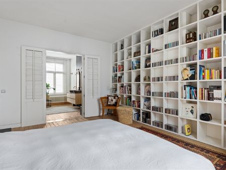 Instapklare en zeer centraal gelegen ruime herenwoning op 1498m2 met 5 SLK, garage & parktuin - Photo 5