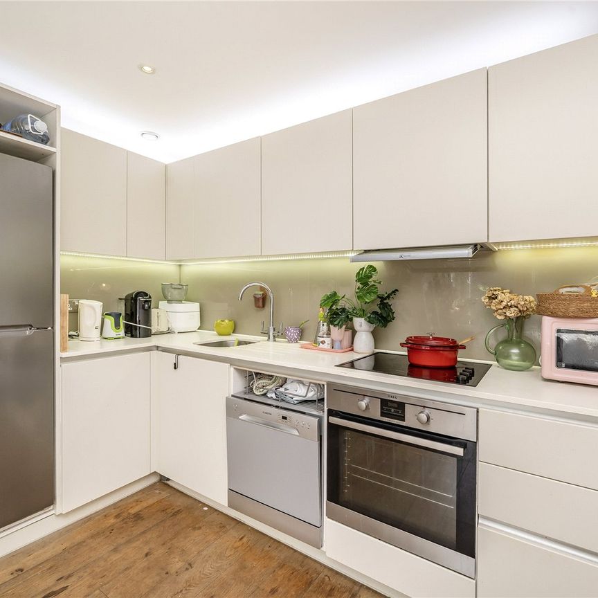 Ottley Drive, London, SE3 9FT - Photo 2