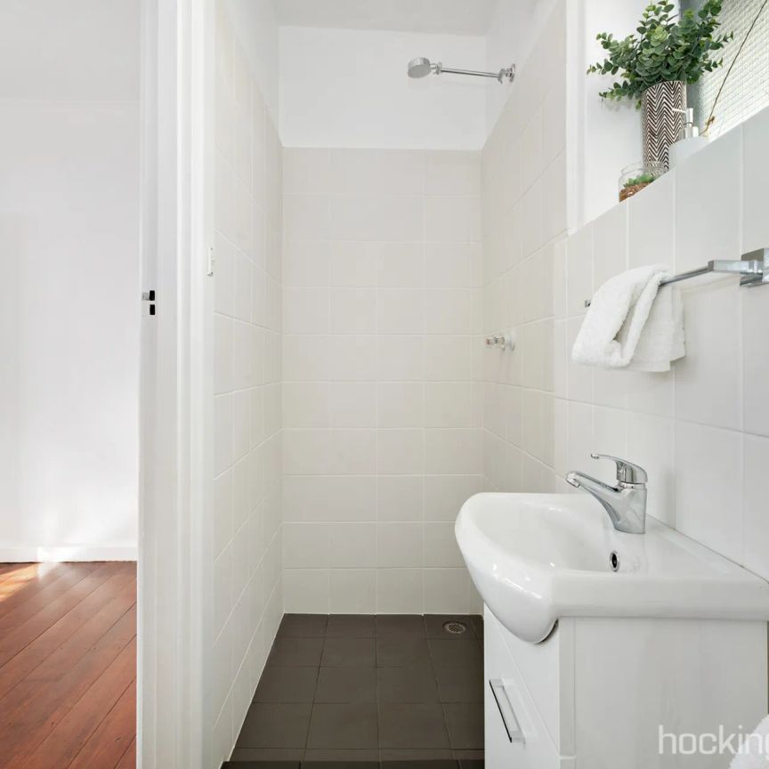 St Kilda Beachside - Fully Furnished - Photo 1