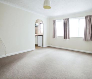 Studio to rent - Photo 2