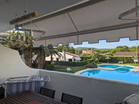 Piso de alquiler en Carrer de Les Bassetes, 9, Pals - Photo 3