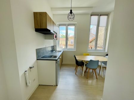 : Appartement 27 m² à Saint-Étienne - Photo 3