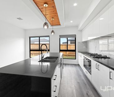 5 BEDROOM FAMILY HOME - Photo 1