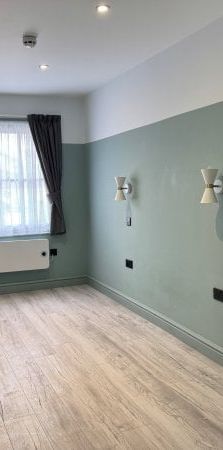 Church road - Photo 1