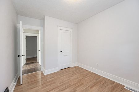 For Lease - 257 Tragina Avenue, Hamilton, Ontario - Photo 3