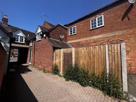 2 bedroom townhouse to rent - Photo 3