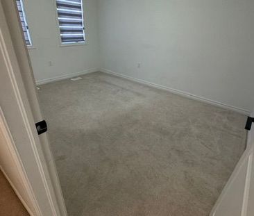 For Lease - 80 Keppel Circle, Brampton, Ontario - Photo 3