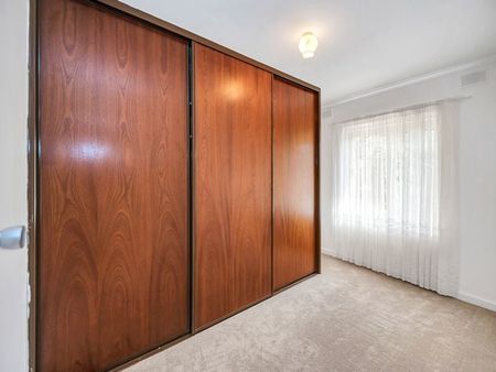 Comfort and Convenience is Walkerville - Photo 3