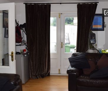 Cozy room in 3-bedroom apartment in Downtown, Dublin - Photo 5