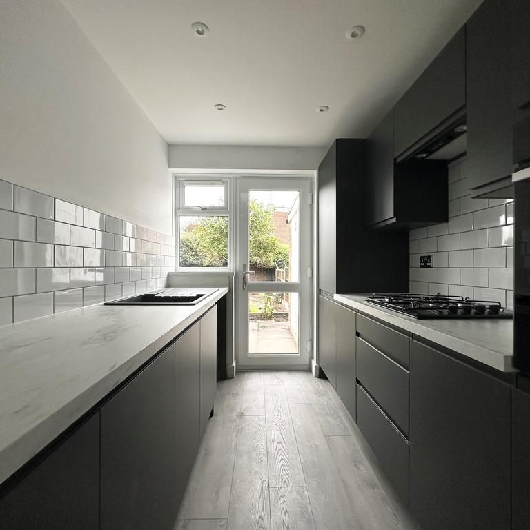 2 bedroom maisonette to rent - Photo 1