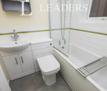 2 bedroom terraced house to rent - Photo 4