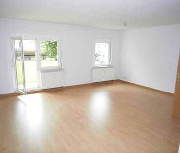 2-Zimmerwohnung mit Balkon und Laminatfußboden ! - Photo 2