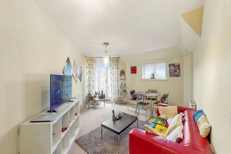 2 bedroom flat to rent - Photo 2