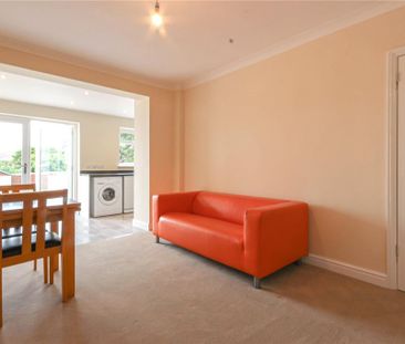 4 bedroom semi-detached house to rent - Photo 3
