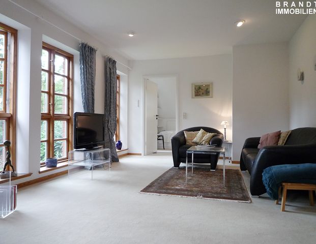 Charmante 2 1/2-Zimmer-Einliegerwohnung mit 70m² in Blankenese... - Photo 1