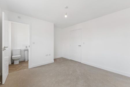 3 bedroom semi-detached house to rent - Photo 3