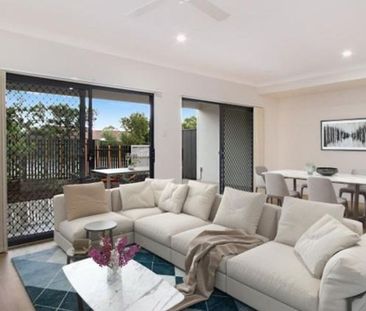 UNFURNISHED Modern 3-Bedroom Townhouse in Summerfield Terrace Homes... - Photo 3