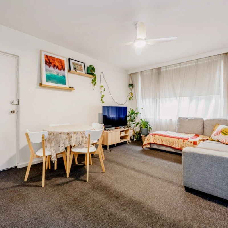 2 Bed, 1 Bath - Photo 1