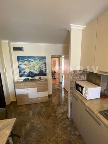 Apartament cu 3 camere, 2 bai, parcare- zona UMF - Photo 5