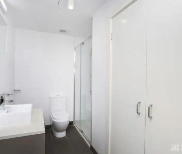 “Ultimate in easy living” - Photo 2