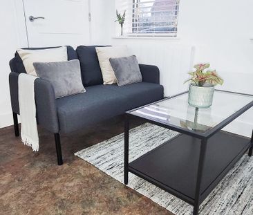 3 bedroom flat to rent - Photo 2