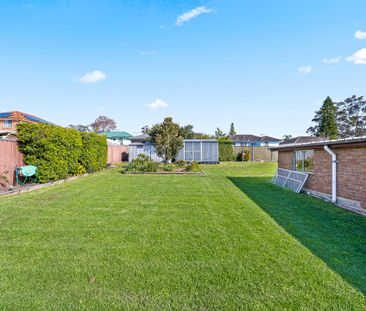 Spacious Family Home in Prime Location - Photo 5