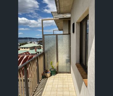 3/2 Ashfield Street, Sandy Bay, Tas 7005 - Photo 2