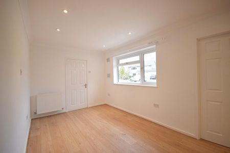 4 bedroom detached bungalow to rent - Photo 2