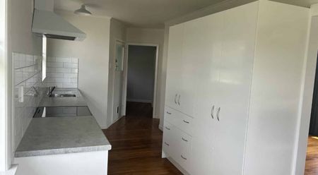 PAHIATUA - 3 BEDROOMS - Photo 2