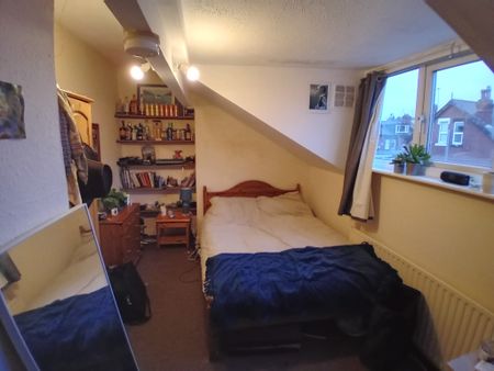 3 Bed - 35 Lumley Road, Burley, Leeds - LS4 2NH - Student - Photo 3